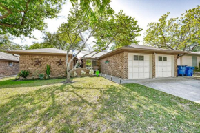 Kerrville Hidden Gem with Firepit and Grill - Great Location
